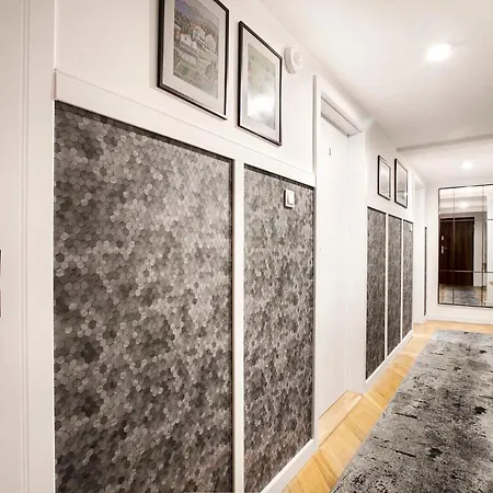 Charming With Kitchen - Old Town, Main Station Apartament *