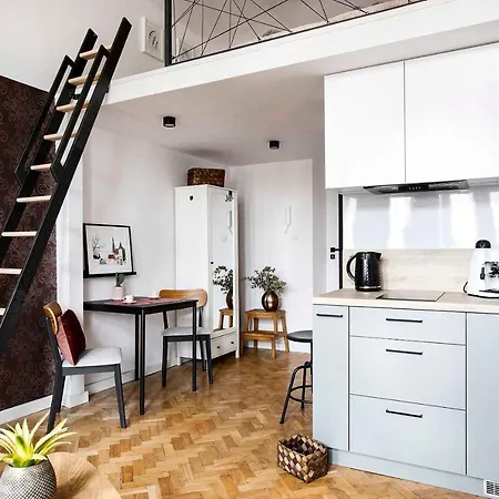 Charming With Kitchen - Old Town, Main Station Apartament