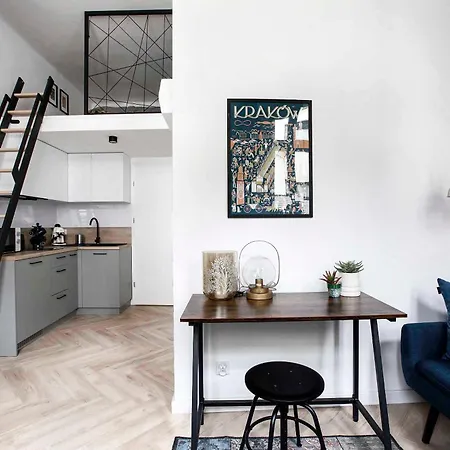 Charming With Kitchen - Old Town, Main Station Apartament *