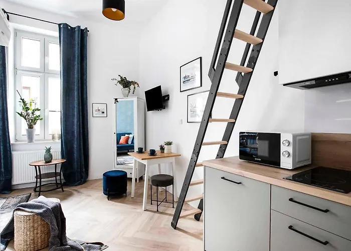 Charming With Kitchen - Old Town, Main Station Lejlighed *