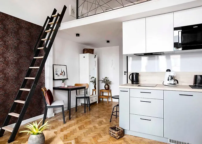 Charming With Kitchen - Old Town, Main Station Apartamento