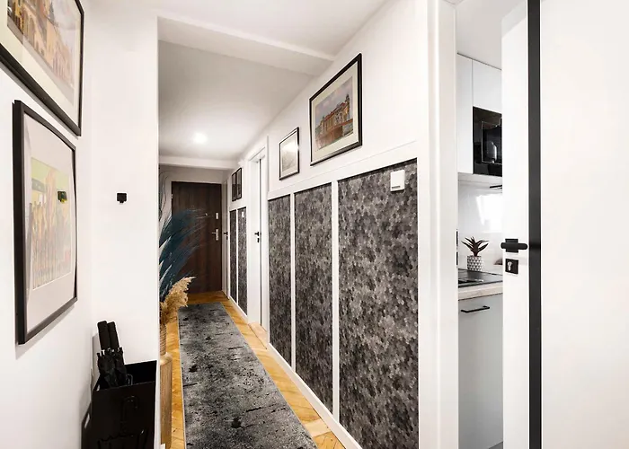 Charming With Kitchen - Old Town, Main Station *