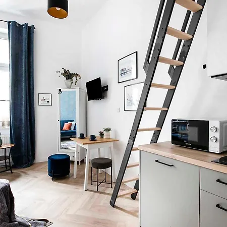 Charming With Kitchen - Old Town, Main Station Apartament *